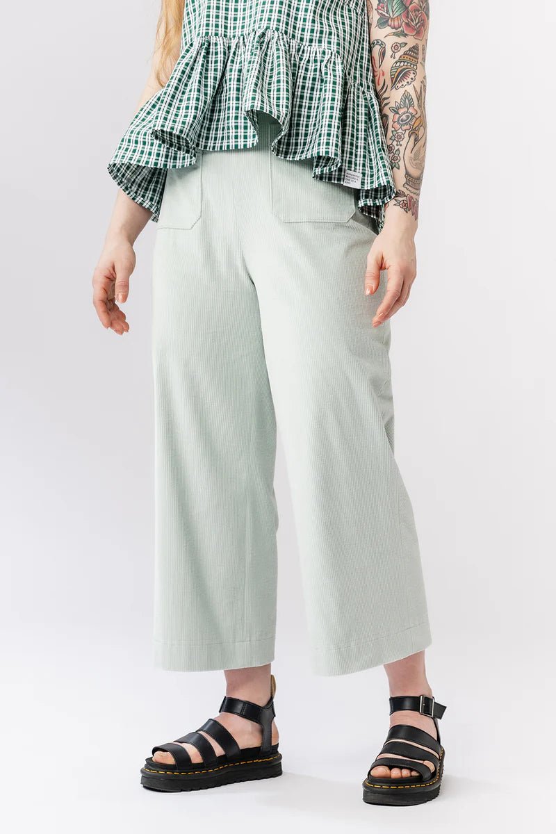 Verso Trousers & Shorts - Named Clothing - Sewing Pattern Trousers fashionable trendy Verso Trousers & Shorts - Named Clothing - Sewing Pattern Trousers fashionable trendy