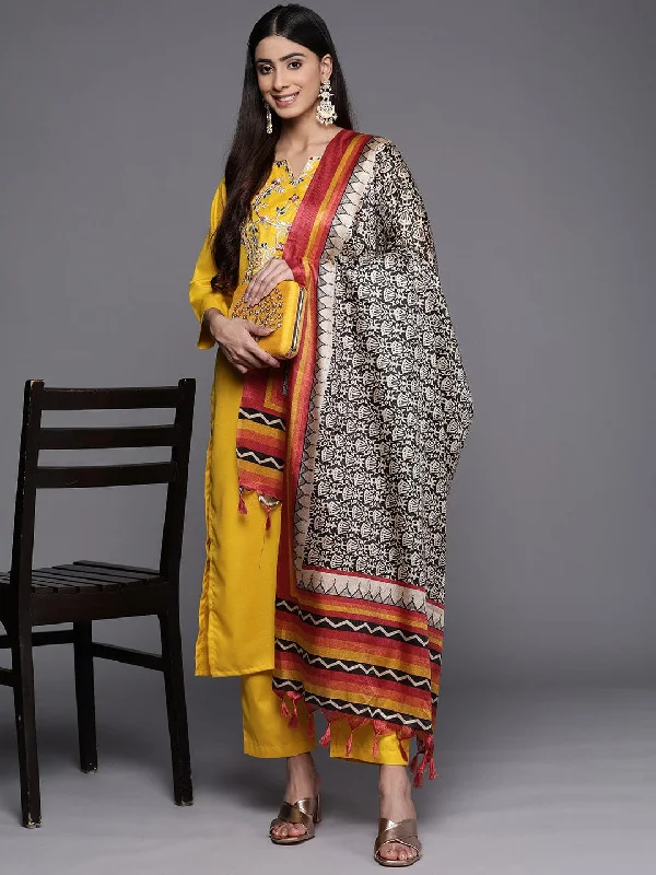 Varanga Floral Yoke Design Gotta Patti Kurta with Trousers & With Dupatta Trousers Velvet Soft Varanga Floral Yoke Design Gotta Patti Kurta with Trousers & With Dupatta Trousers Velvet Soft