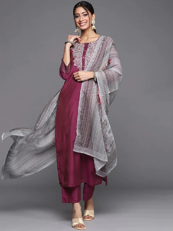 varanga women burgundy silver yoke design straight kurta trousers dupatta Trousers Denim Distressed varanga women burgundy silver yoke design straight kurta trousers dupatta Trousers Denim Distressed