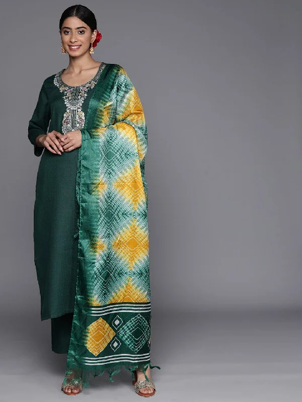 Varanga Floral Zari Embroidered Kurta With Trousers & Dupatta Trousers luxurious high-end Varanga Floral Zari Embroidered Kurta With Trousers & Dupatta Trousers luxurious high-end