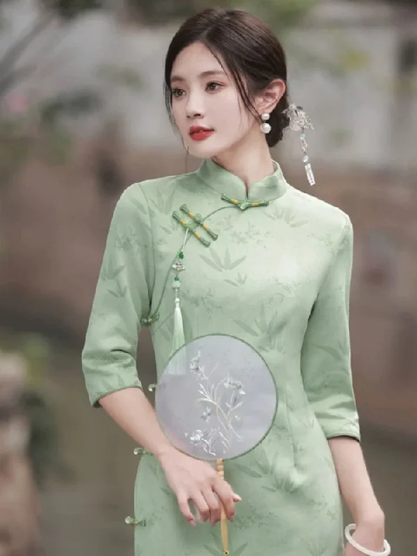 Modern Chinese Qipao, Chinese Cheongsam Dress, Evening Dresses, Ball Gowns, mint green color Dresses, mandarin collar, 3/4 sleeve Satin Halter Glamorous Modern Chinese Qipao, Chinese Cheongsam Dress, Evening Dresses, Ball Gowns, mint green color Dresses, mandarin collar, 3/4 sleeve Satin Halter Glamorous